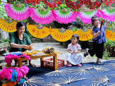 Traditional fan making